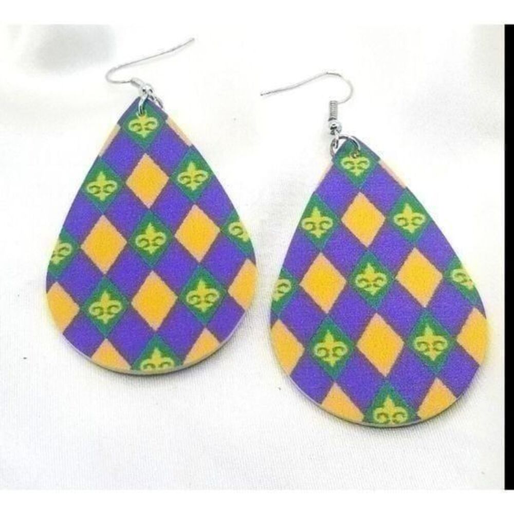 Faux leather Teardrop Dangle vegan friendly earrings.